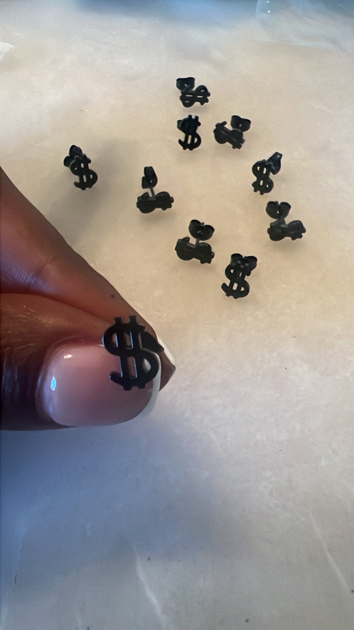 $ CATCH EARRINGS